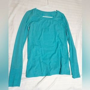 Turquois Gap Fit Long Sleeve T-Shirt. Size Small.